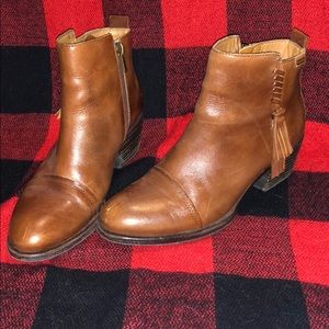 Pikolinos ankle booties. Adorable!